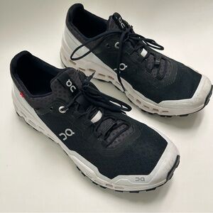 On Women’s Running Black and White Shoes 9.5 US